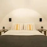 Rocabella Santorini & Hotel 4*