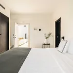 Rocabella Santorini & 4*
