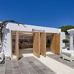 Rocabella Santorini & Hotel 4*