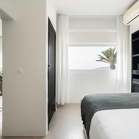 Rocabella Santorini & Imerovigli