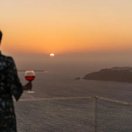 Rocabella Santorini & Hotel Imerovigli