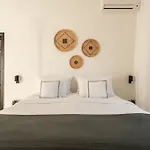 Rocabella Santorini & 4*