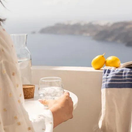 Rocabella Santorini & ホテル イメロヴィグリ