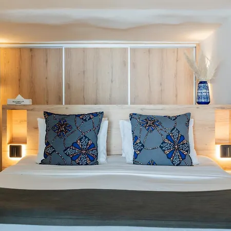 Rocabella Santorini & イメロヴィグリ