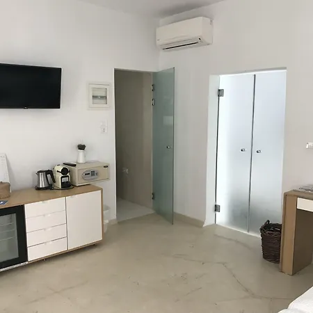 Rocabella Santorini & إيميروفيغلي