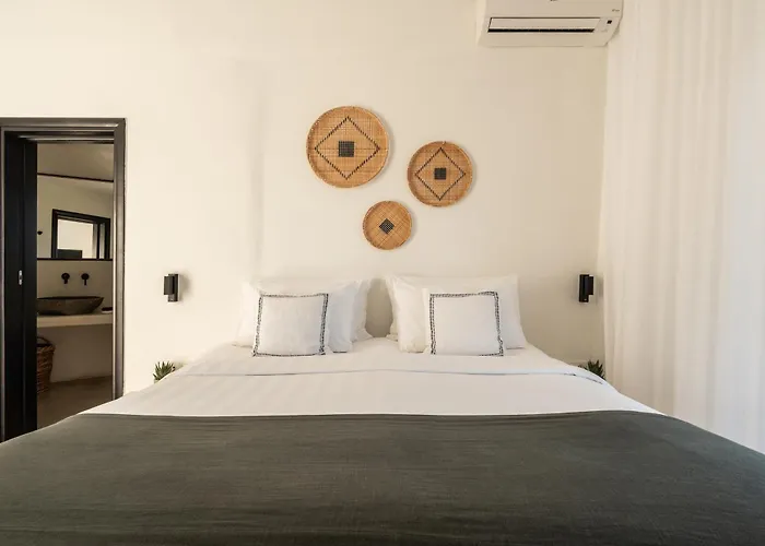 Rocabella Santorini & 4*