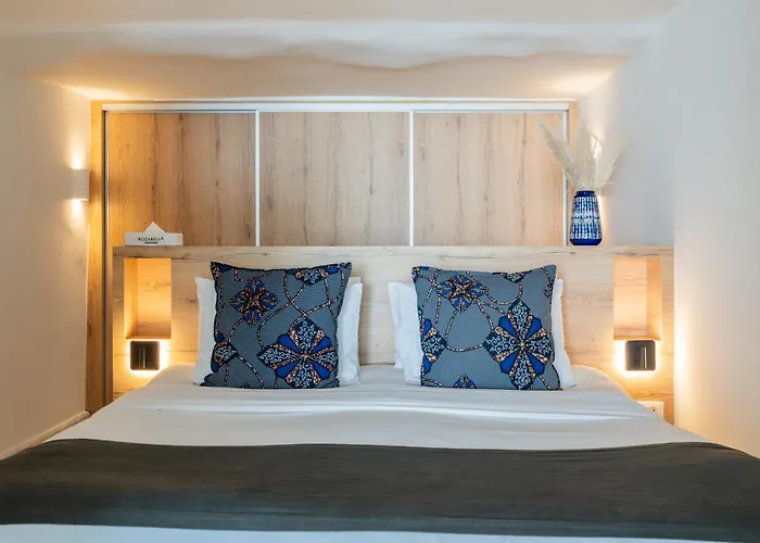 Rocabella Santorini & Imerovigli