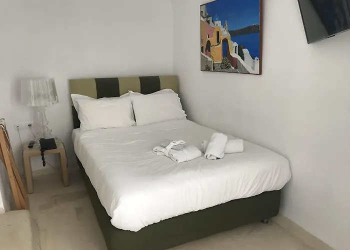 Rocabella Santorini & ホテル イメロヴィグリ