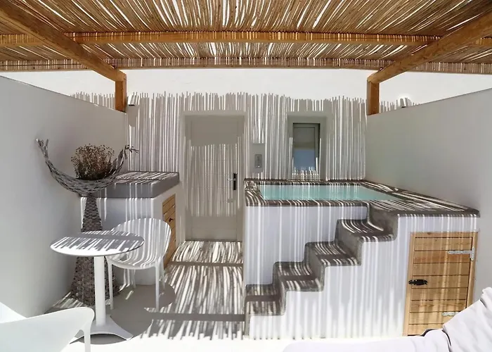 Rocabella Santorini & Imerovigli