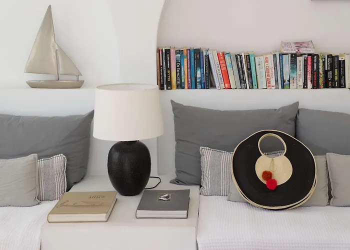 Rocabella Santorini & 4*