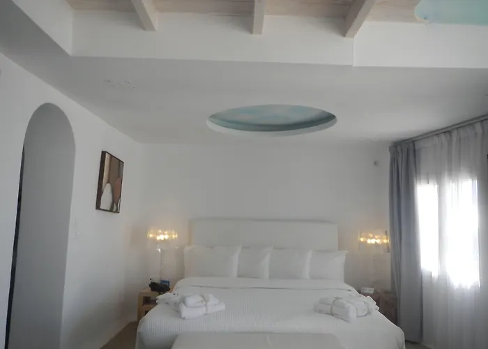 Rocabella Santorini & 4*