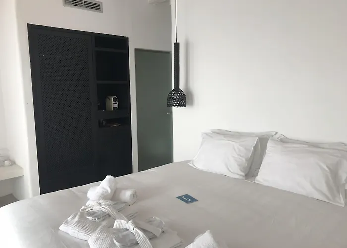 Rocabella Santorini & Hotel 4*