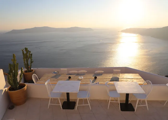 Rocabella Santorini & 4*